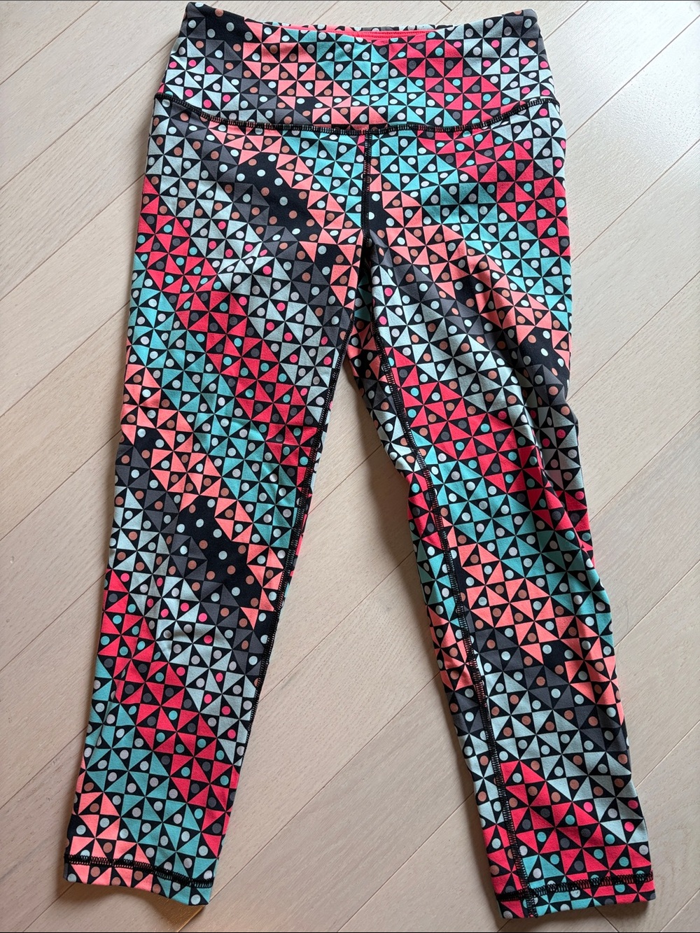 VSX VICTORIA SPORT Geometric Print Leggings - Coral, Teal & Black